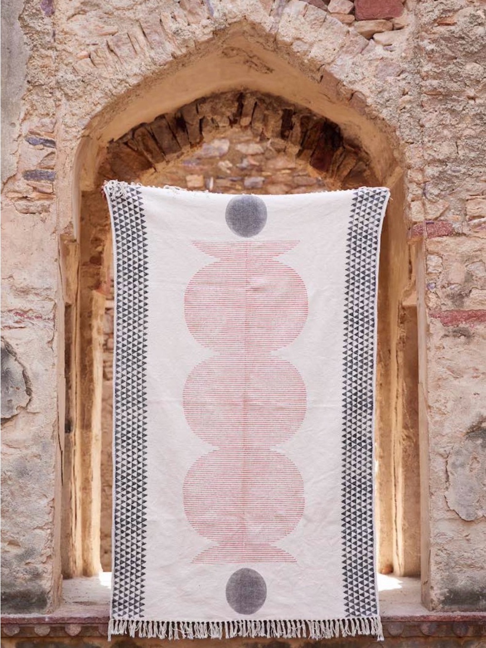 Hand-Block Printed Cotton Rug: Bauhaus Modern Abstract Design 4x6